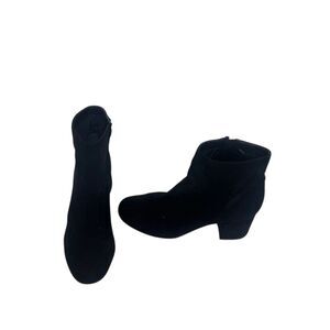 Steve Madden Women's Black Faux Suede Ankle Booties Size 10 Zip Closure